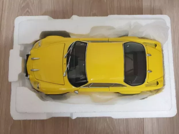 Kyosho Renault Alpine A110 1600s 1974 1:18 08484Y