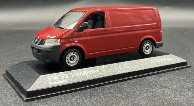 Minichamps Volkswagen T5 Trasporter Van 2003 1:43 400052260