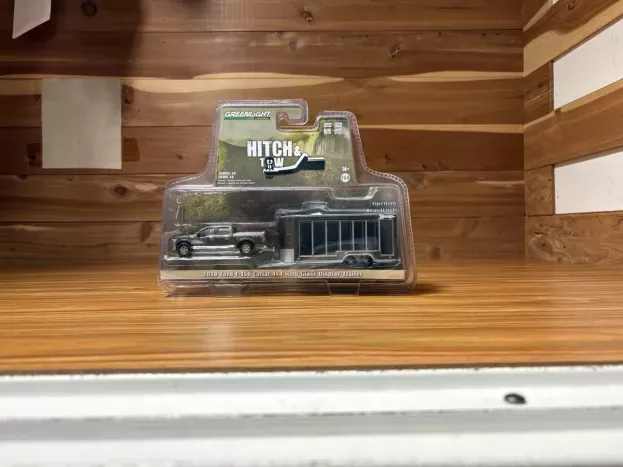 Greenlight Nissan Patrol With 1 4 Ton Cargo Trailer 1972 1:64 32250A