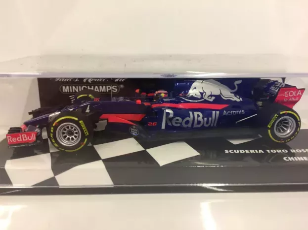 Minichamps Toro Rosso F1 Str12 Red Bull N 26 Season 2017 D.kvyat 1:43 417170026