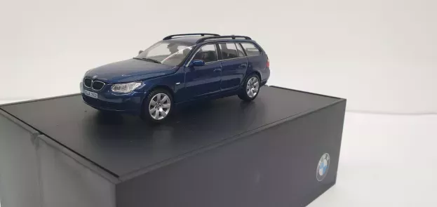 Kyosho Bmw 5-series Touring e61 2004 1:43 80420308417