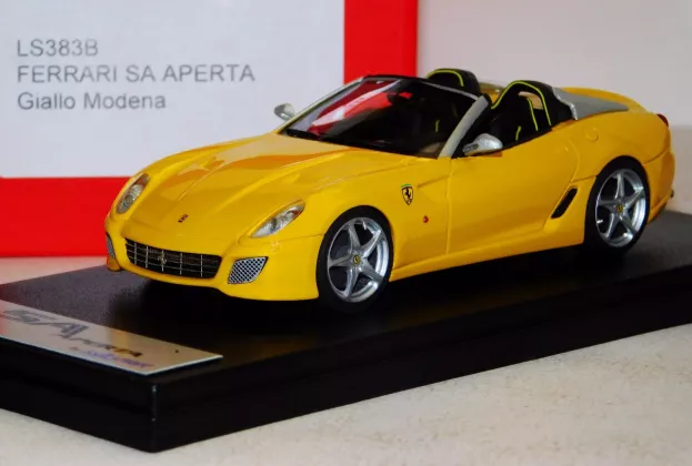 Looksmart Ferrari Sa Aperta 2010 Spider 1:43 LS383B