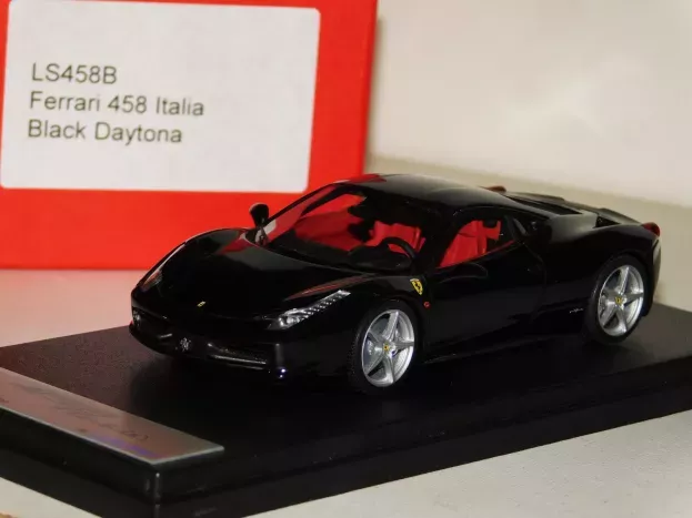 Looksmart Ferrari 458 Italia 8c 2009 1:43 LS458B