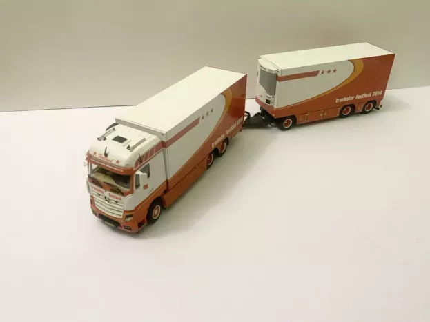 WSI Models Mercedes Truckstar 2014: Mb Mp4 Bigspace Combi 1:50 01-1432