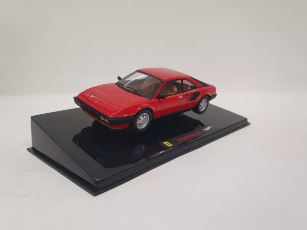 Hot Wheels Ferrari Mondial8 1982 1:43 V8381