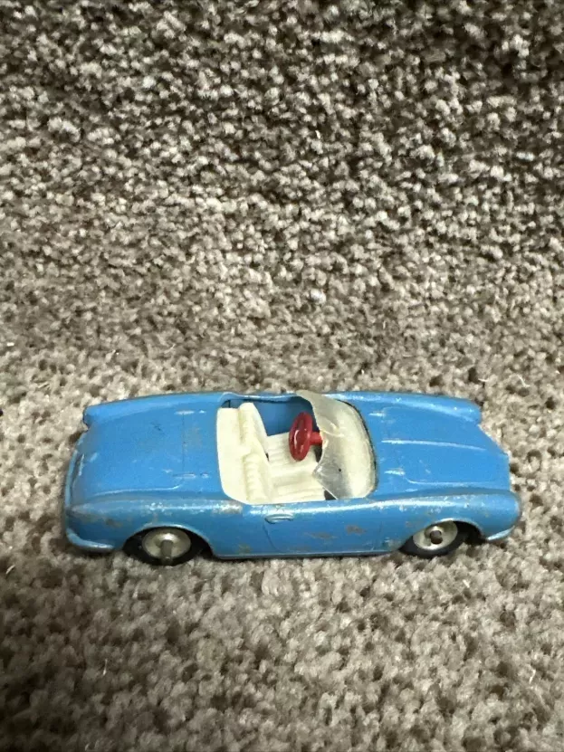 Solido Alfa Romeo Giulietta Spider With Girl 1:43 106