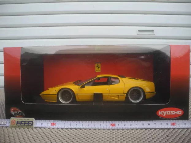 Kyosho Ferrari 512bbi 1973 1:18 08172Y