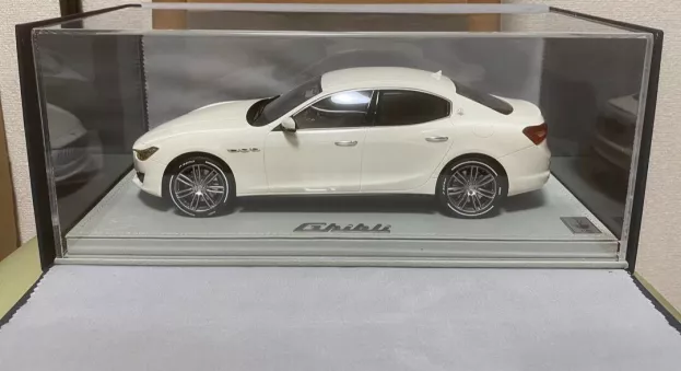 BBR Maserati Ghibli 2013 1:18 BBRC1845SCA