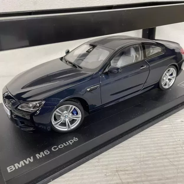 Paragon Bmw 6-series M6 f13 Coupe 2013 1:18 97052