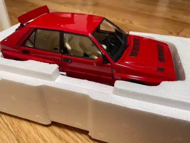 Kyosho Lancia Delta Hf Integrale Evoluzione Ii 1993 1:18 08343R