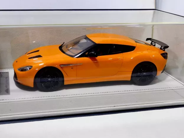 Tecnomodel Aston Martin V12 Zagato 2011 1:18 TM18-MI03AH