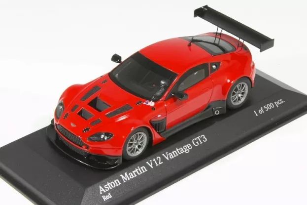Minichamps Aston Martin Vantage V12 Coupe Street 2012 1:43 437121392