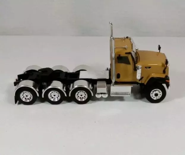 WSI Models Cat Cat Ct680 6x4 Cat Yellow Roger Lowboy 3-axle 1:50 39-1008