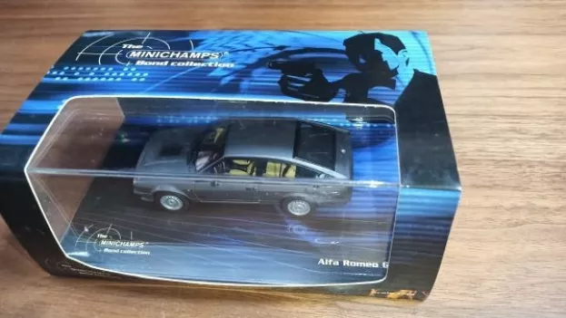 Minichamps Alfa Romeo Alfetta Gtv 1982 007 James Bond Octopussy 1:43 436120141