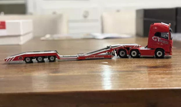 WSI Models Volvo Geurts Trucks: Volvo Fh4 Gl With Trucktransporter 1:50 01-1546