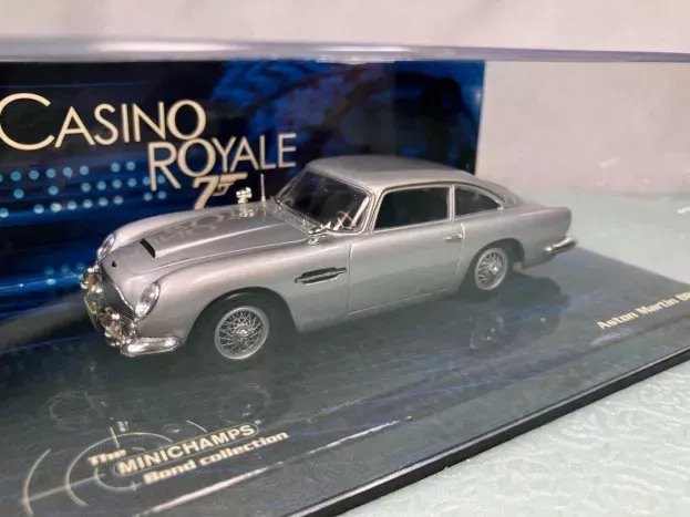 Minichamps Aston Martin Db5 007 James Bond Casino Royale 1:43 436137260