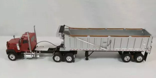WSI Models Cat Cat Ct680 6x4 Red East Dump Trailer 1:50 39-1001