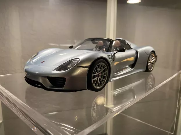 Autoart Porsche 918 Spyder Weissach Package 2013 1:18 77923