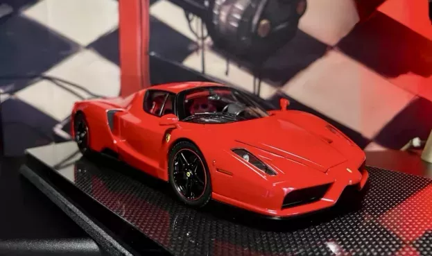 BBR Ferrari Enzo Special Wheels 2005 1:18 HE180030