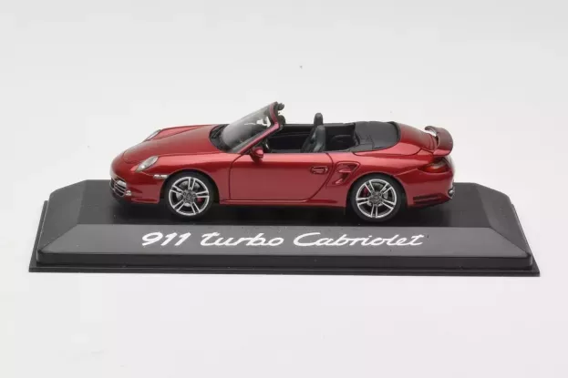 Minichamps Porsche 911 997-2 Turbo Cabriolet 2010 1:43 WAP0200130A