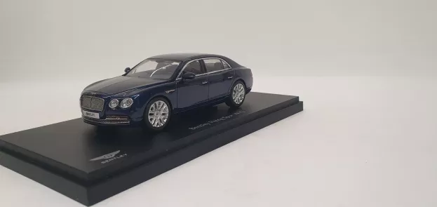 Kyosho Bentley Flying Spur W12 2013 1:43 05561PC