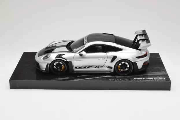 Minichamps Porsche 911 992 Gt3 Rs Coupe With Black Decor 2023 1:18 110062020