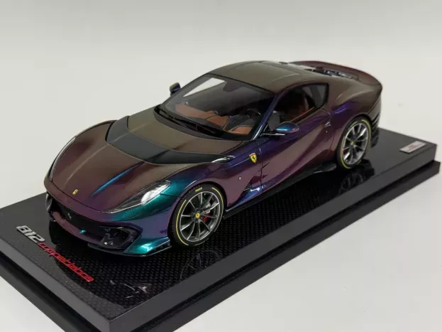 MR Models Ferrari 812 Competizione 2021 Con Vetrina With Showcase 1:18 FE033A