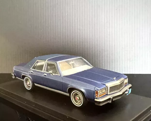 BoS Models Ford Ltd Crown Victoria 1986 1:43 BOS43310