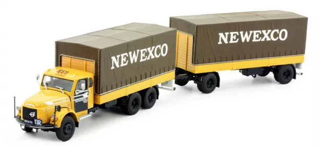 Tekno Volvo Newexco Volvo N495 Titan Klassieke Huifcombinatie 1:50 82080