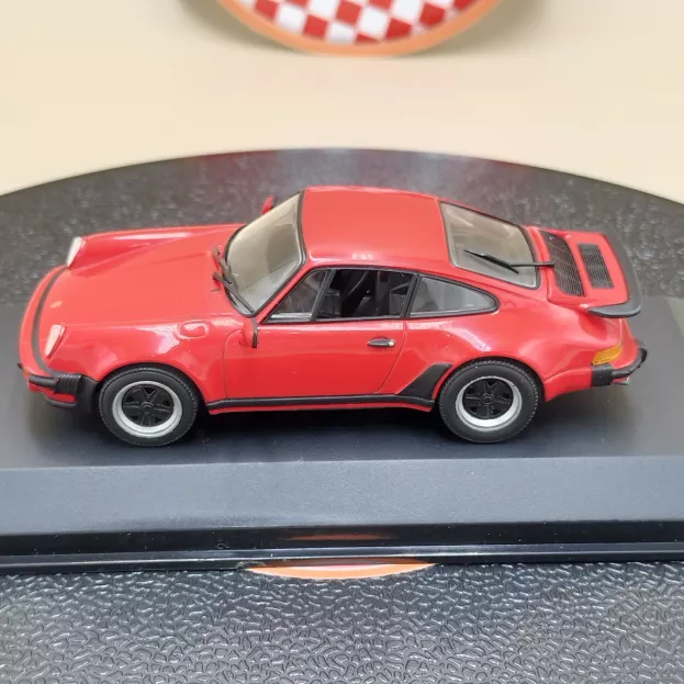 Minichamps Porsche 911 930 Turbo Coupe 1977 1:43 430069000
