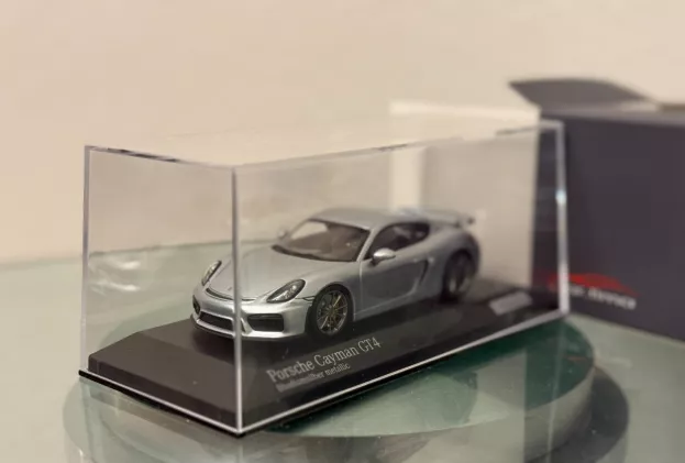 Minichamps Porsche Cayman Gt4 Coupe 2015 1:43 CA04316071