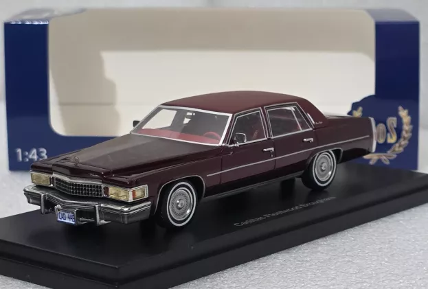 BoS Models Cadillac Fleetwood Brougham 1982 1:43 BOS43445