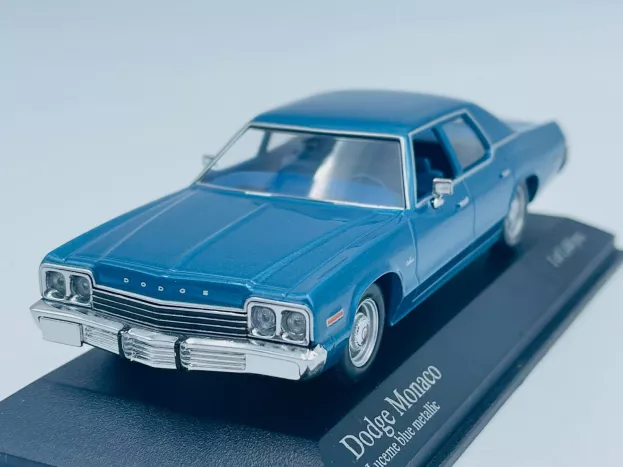Minichamps Dodge Monaco 1974 1:43 400144770