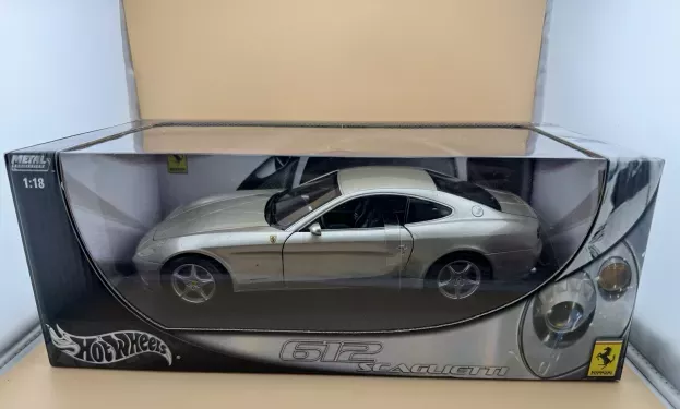Hot Wheels Ferrari 612 Scaglietti 2004 1:18 C7524