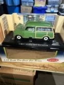 Kyosho 1/18 Scale Diecast 08192G - Morris Mini Traveller - Green