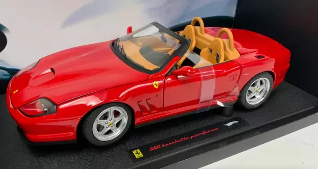 Hot Wheels Ferrari 550 Barchetta Spider Pininfarina 2000 1:18 N2054