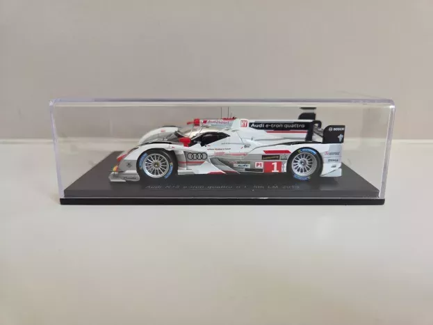 Spark Audi R18 E-tron Quattro Hybrid Diesel Team Audi Sport Joest N 1 5th 24h Le Mans 2013 A.lotterer B.treluyer M.fassler 1:43 S3742