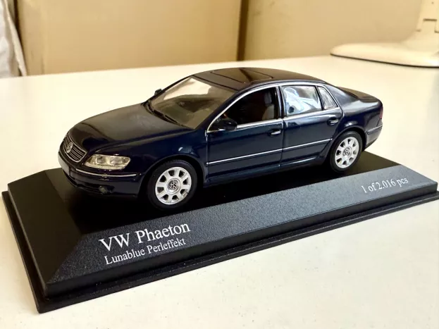 Minichamps Volkswagen Phaeton 2002 1:43 400051000