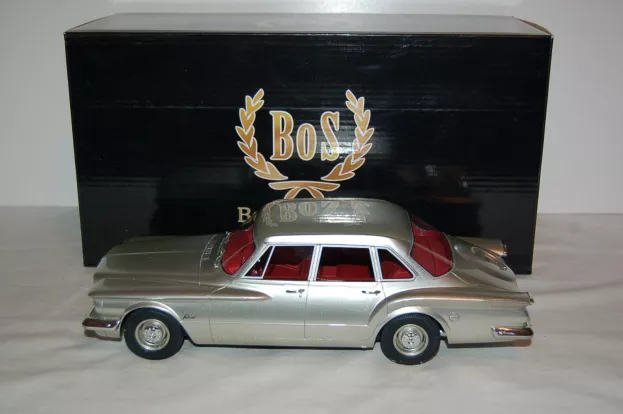 BoS Models Plymouth Valiant Sedan 1960 1:18 BOS204