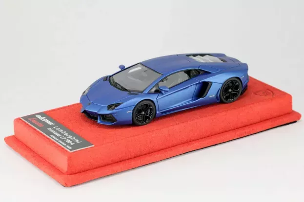 Looksmart Lamborghini Aventador Lp700-4 2011 1:43 LS384E