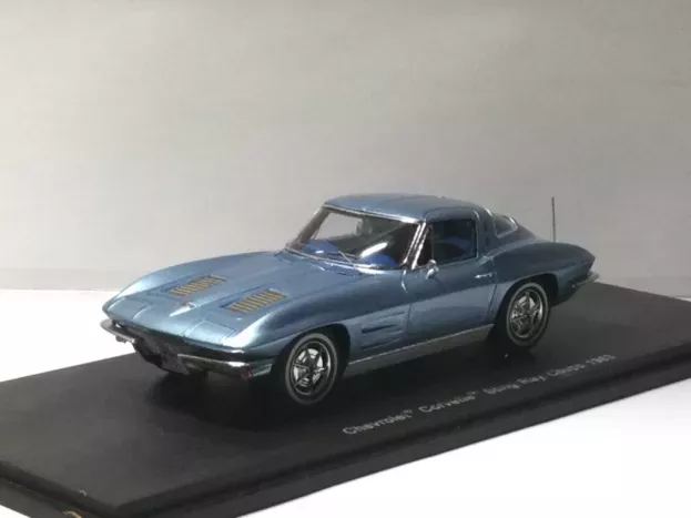 Spark Chevrolet Corvette Stingray Coupe 1963 1:43 S2971