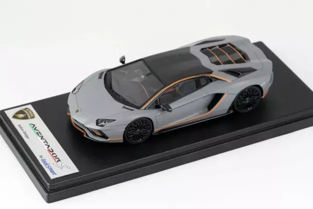 Looksmart Lamborghini Aventador S Ad Personam 2016 1:43 LS468SE