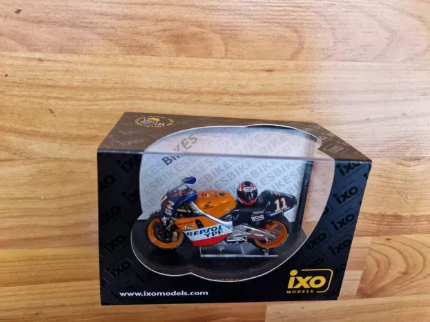 IXO Models Honda Nsr500 Team Repsol Ypf N 11 Season 2001 T.ukawa 1:24 RAB014