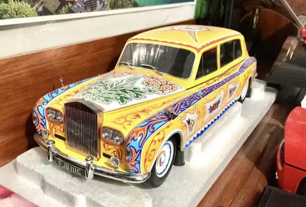 Paragon Rolls Royce Phantom V Mulliner Park Ward Personal Car John Lennon 1:18 98212