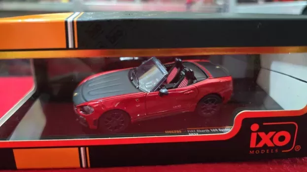 IXO Models Fiat Abarth 124 Spider Turismo 2017 1:43 MOC295