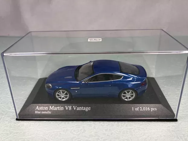 Minichamps Aston Martin V8 Vantage 2005 1:43 400137422