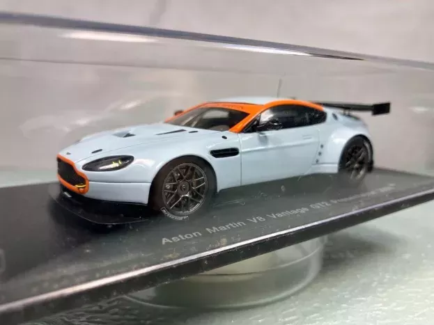 Spark Aston Martin V8 Vantage Gt2 Presentation 2008 1:43 S1217