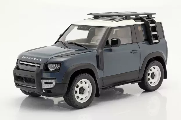 Almost Real Land Rover New Defender 90 2020 1:18 ALM810702