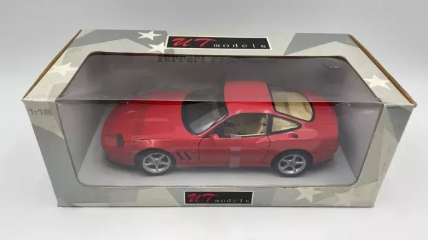 UT Models Ferrari F550 Maranello 1996 1:18 180076020