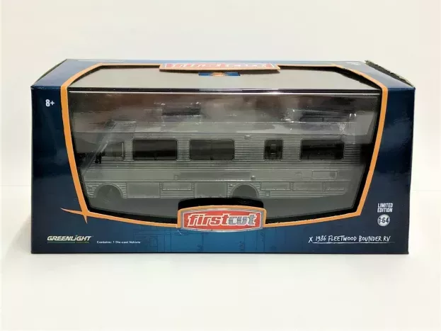 Greenlight Fleetwood Bounder Rv Camper Caravan 1986 1:64 29821